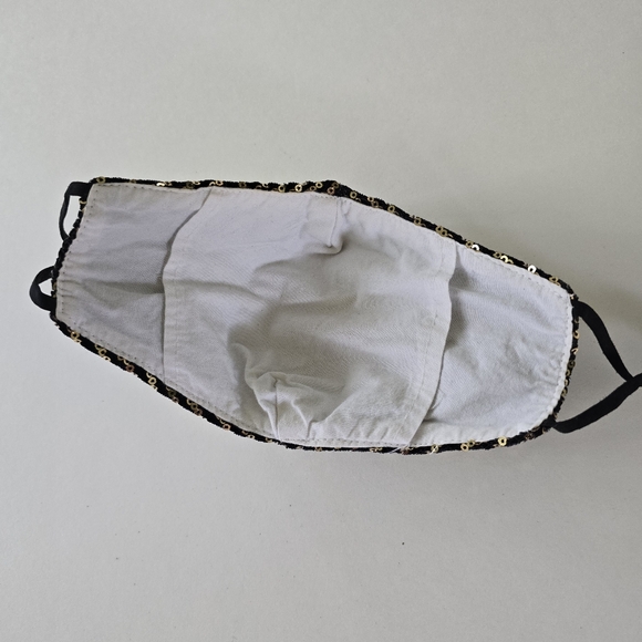 😷 Gold Sequin Cloth Mask - Picture 7 of 11